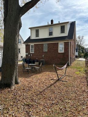 122 W Houstonia Avenue unit B, Royal Oak, MI 48073