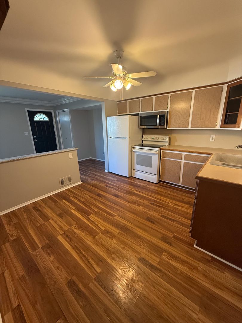 931 3rd Street 3 of 12