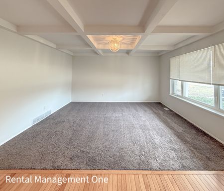 5604 Haymeadow Drive, West Bloomfield, MI 48322