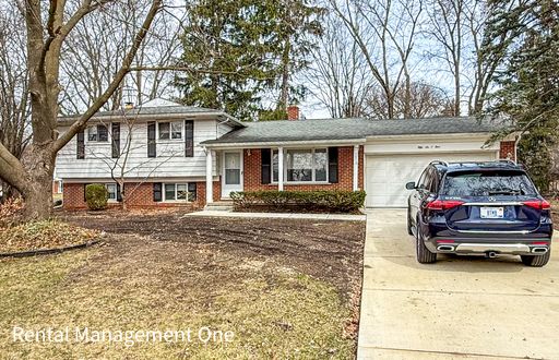 5604 Haymeadow Drive, West Bloomfield, MI 48322