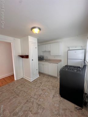 122 W Houstonia Avenue unit B, Royal Oak, MI 48073