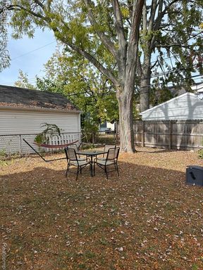 122 W Houstonia Avenue unit B, Royal Oak, MI 48073