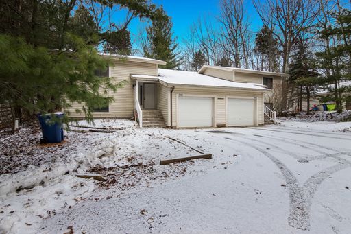 3463 Blackwood Dr, Traverse City, MI 49686