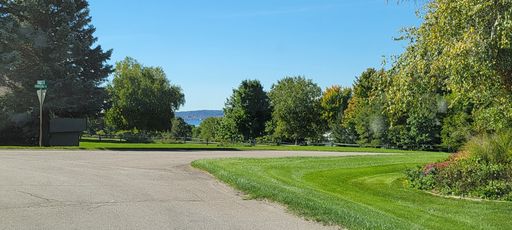 8892 Sunset West, Traverse City, MI 49686