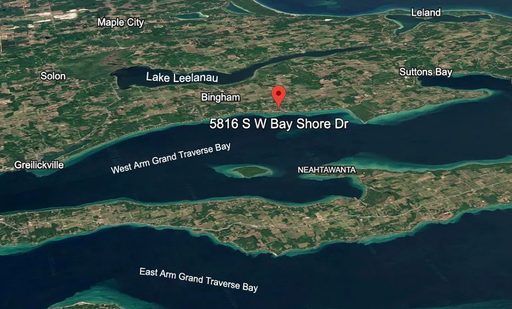 5816 SW Bay Shore Dr, Suttons Bay, MI 49682
