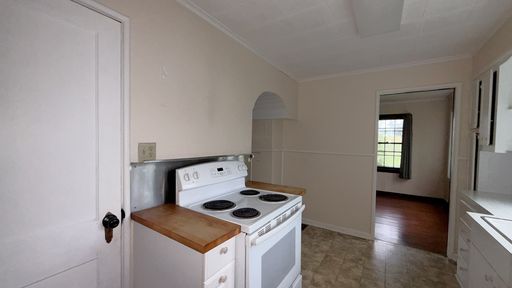13497 Center Rd, Traverse City, MI 49686