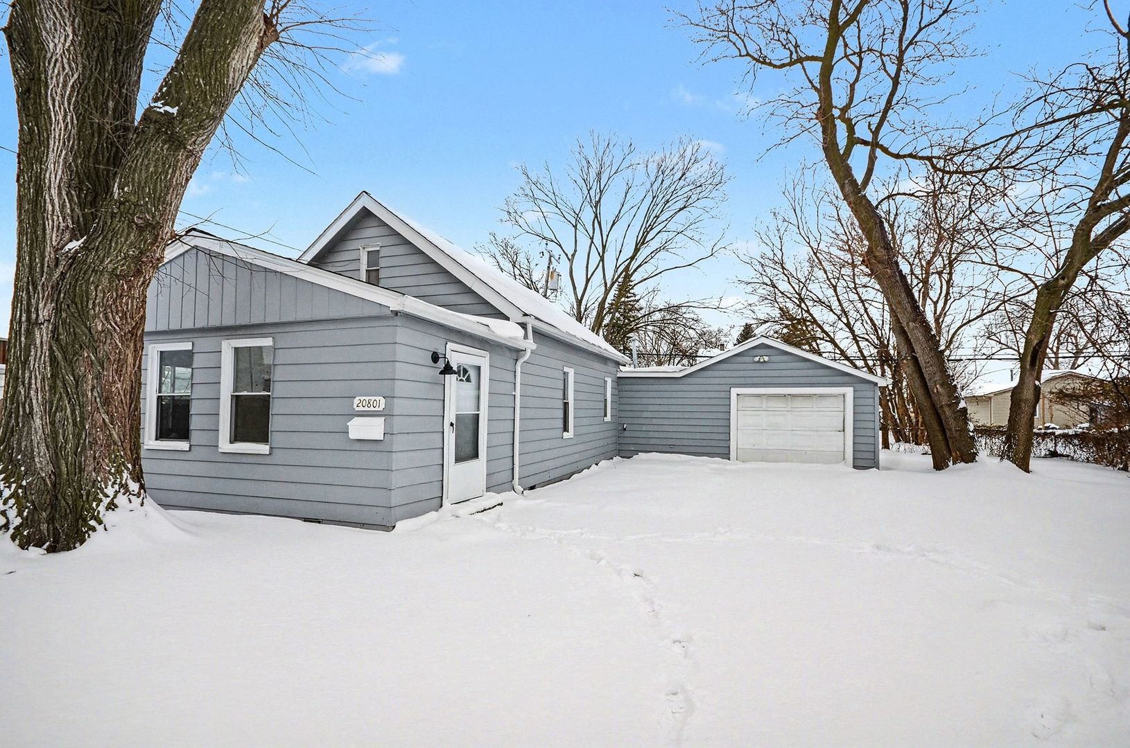 Warren House: 20801 Elroy