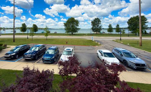 1603 Cass Lake Rd #D Unit, Keego Harbor, MI 48320