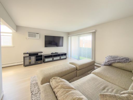 1603 Cass Lake Rd #D Unit, Keego Harbor, MI 48320