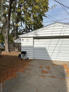122 W Houstonia Avenue unit B, Royal Oak, MI 48073