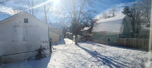 403 W Washington St. - Unit 2, Howell, MI 48843