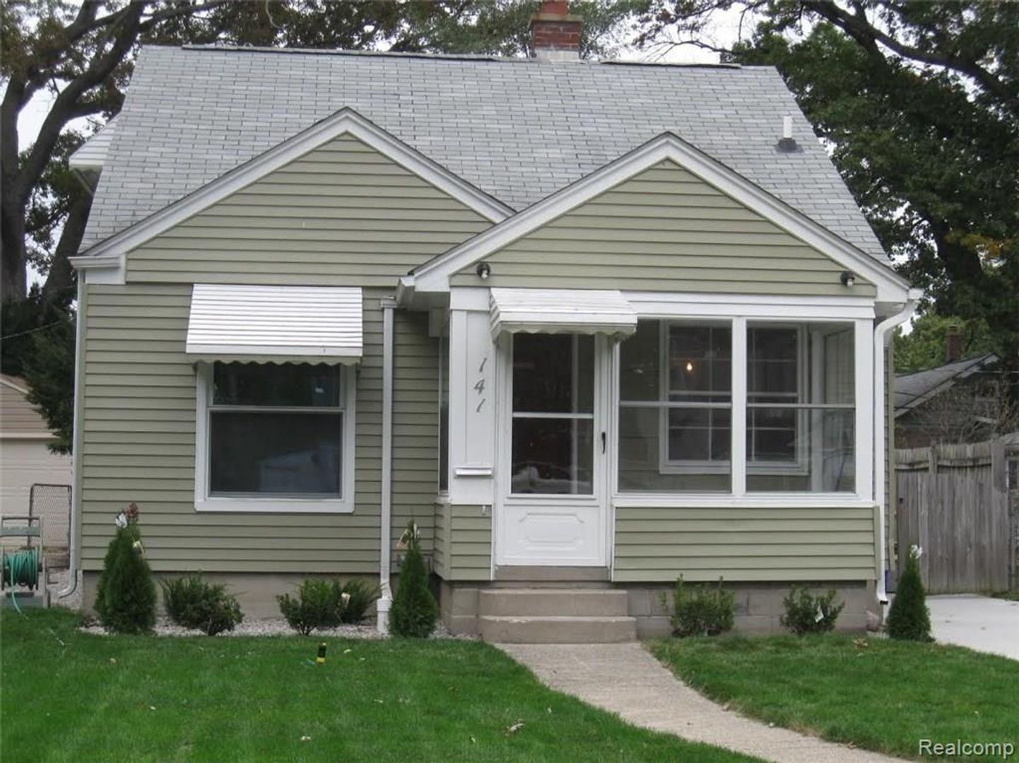 Royal Oak House: 141 Devillen