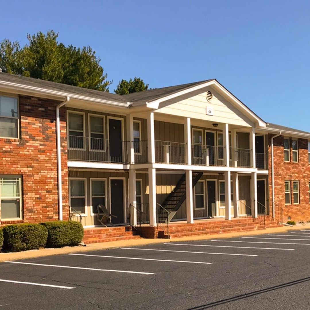 Winder Apartment: 291 Apperson Dr. # 1