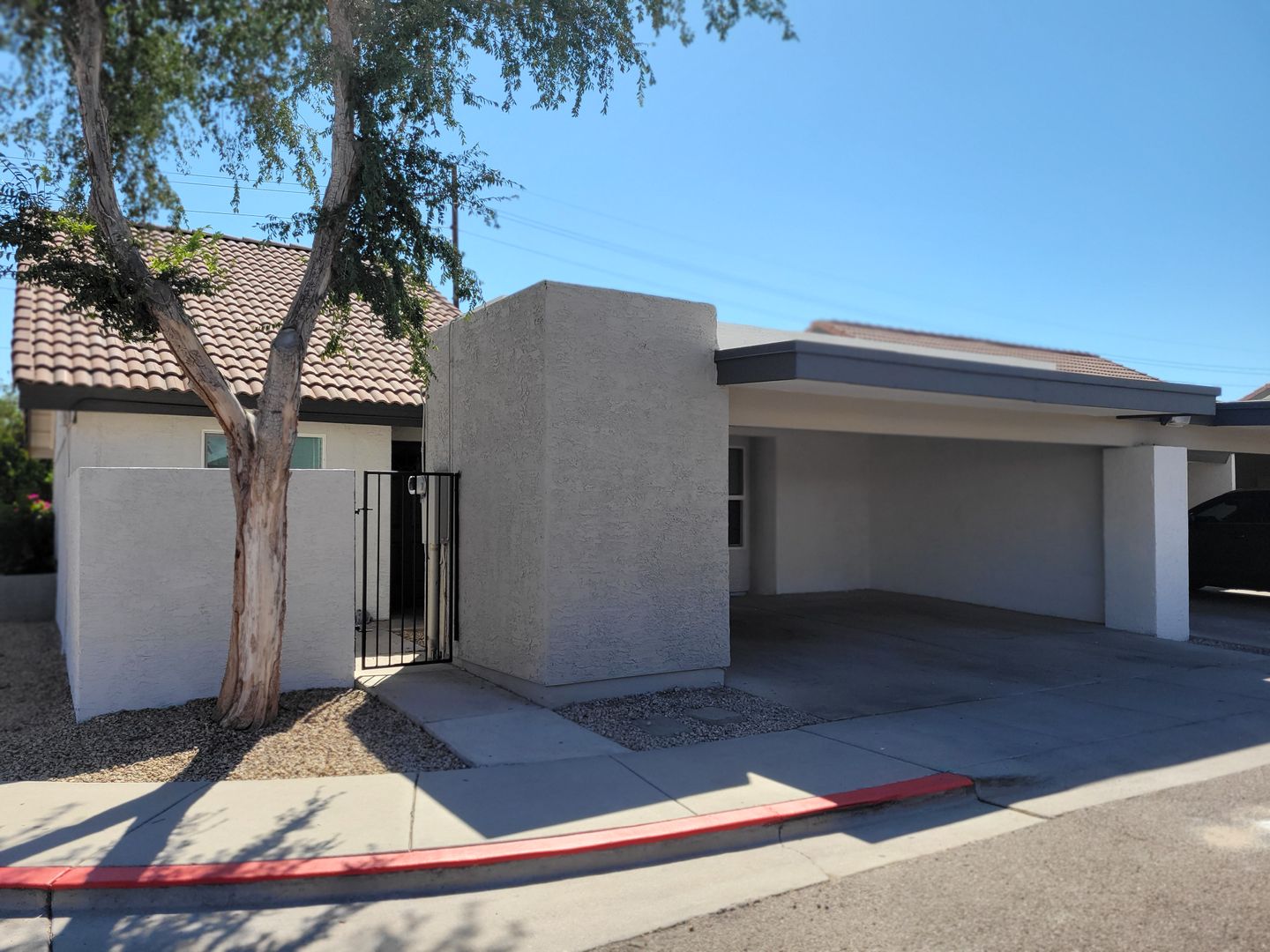 Updated 3 bed 2 bath Town House in Central Phoenix! - Gated Community 