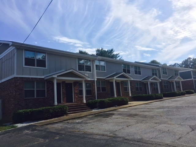 Winder Apartment: 291 Apperson Dr. # 1