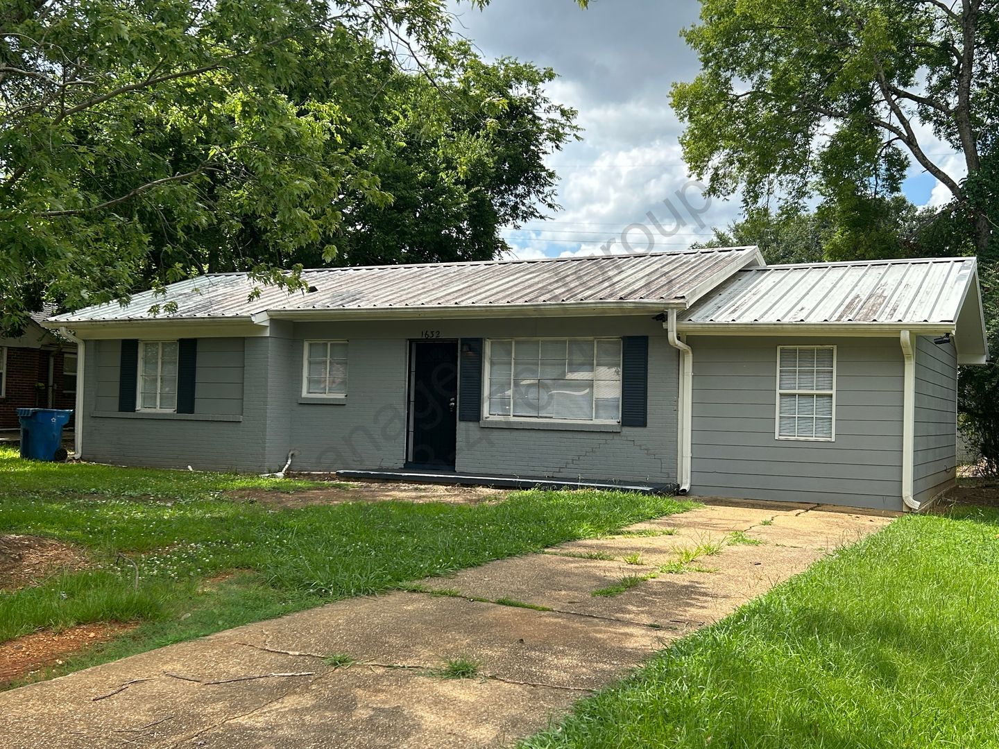 Midfield House: 1632 Collier Drive