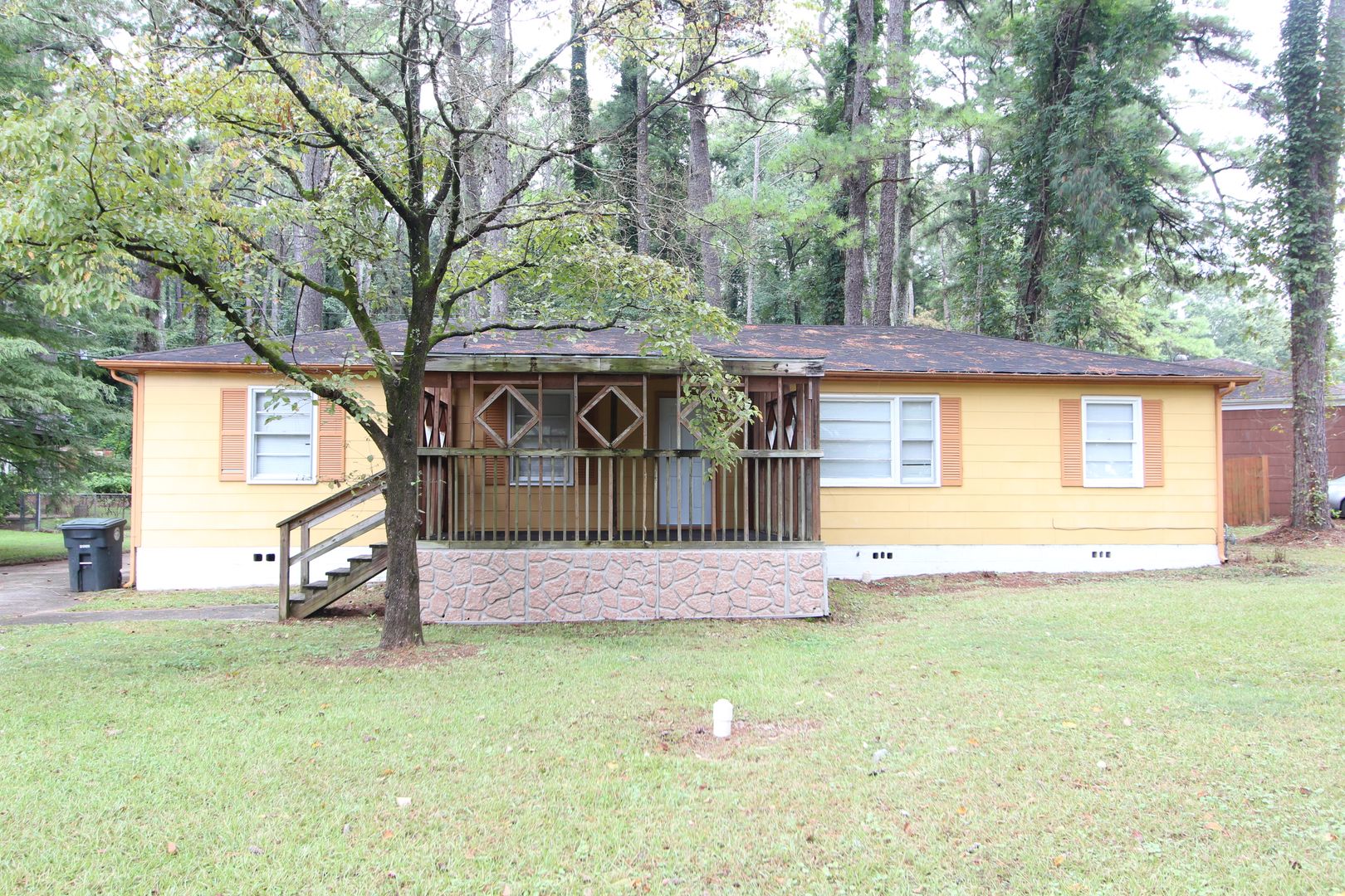 Birmingham House: 200 Carol Drive
