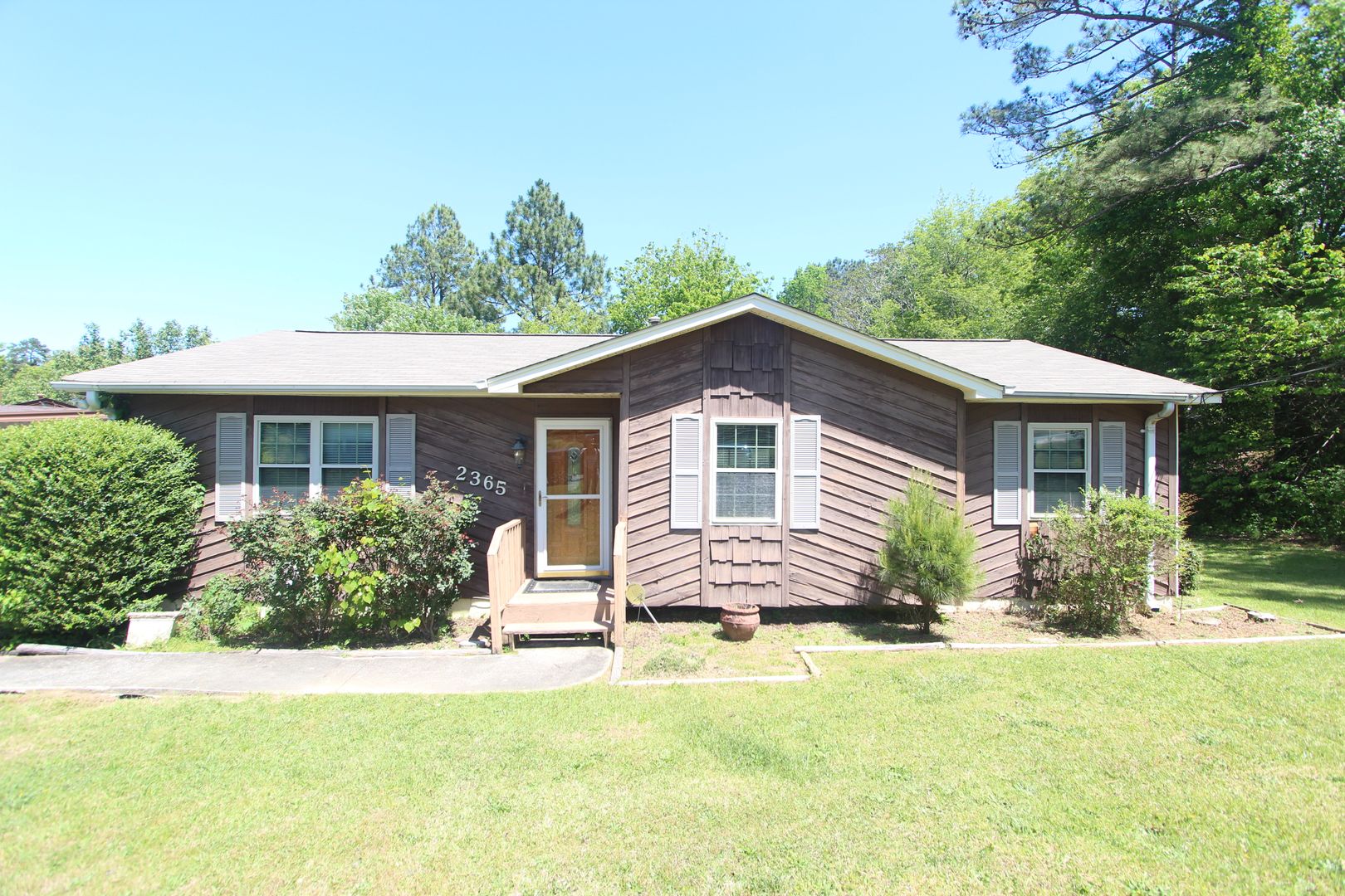 Birmingham House: 2365 9th Street NW