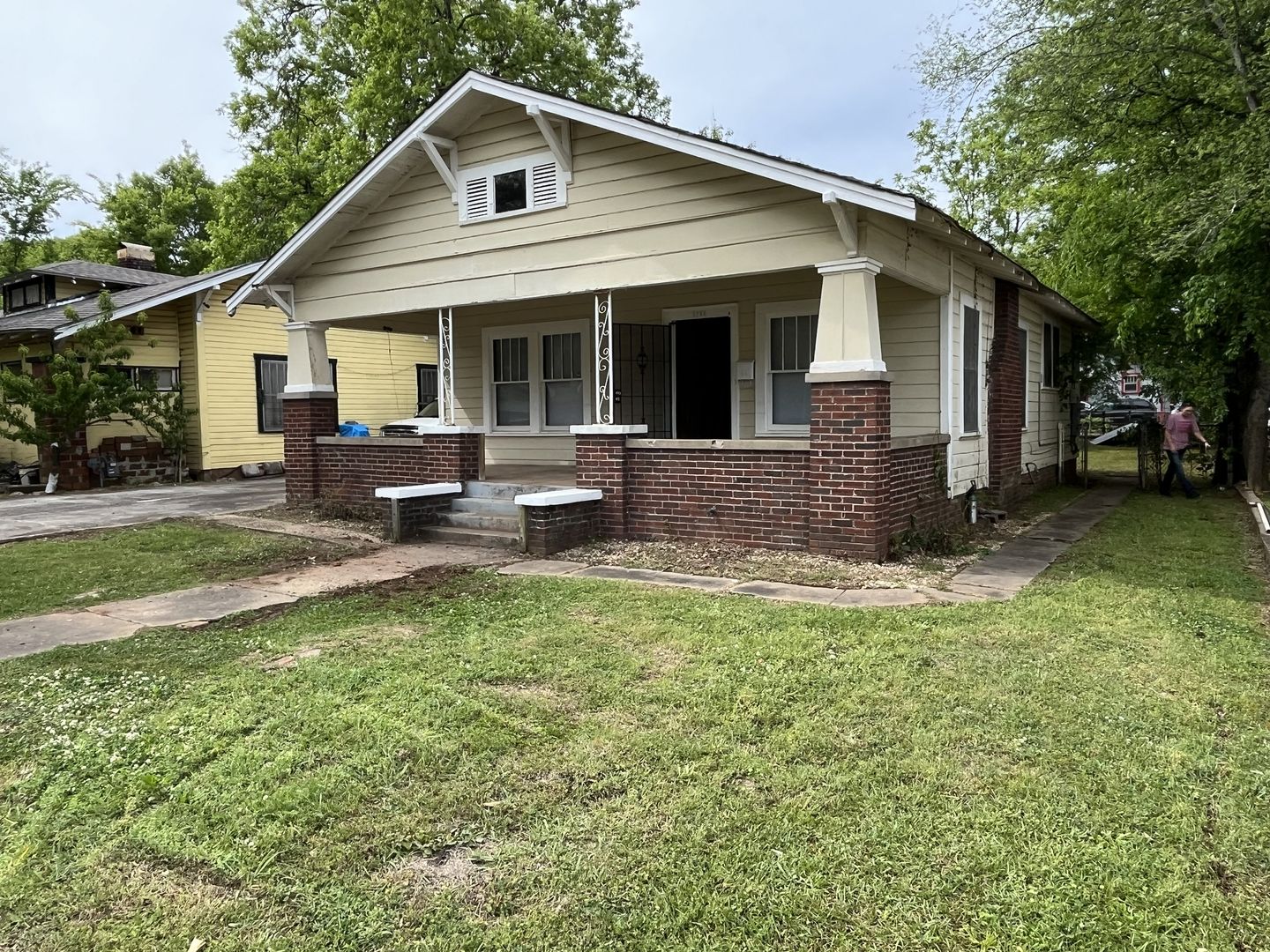 Birmingham House: 4724 Court R