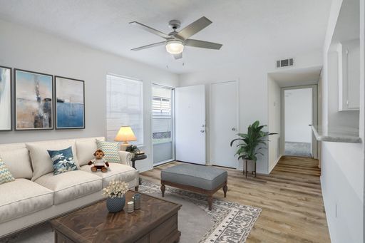 2 Bedroom Rental – 606 Enid St - 1/2A, Houston, TX 77009