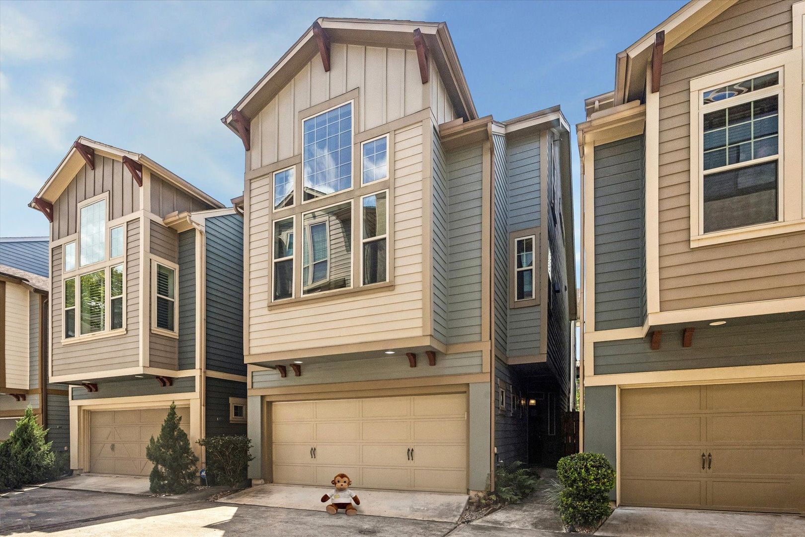 Houston House: 767 Waverly St