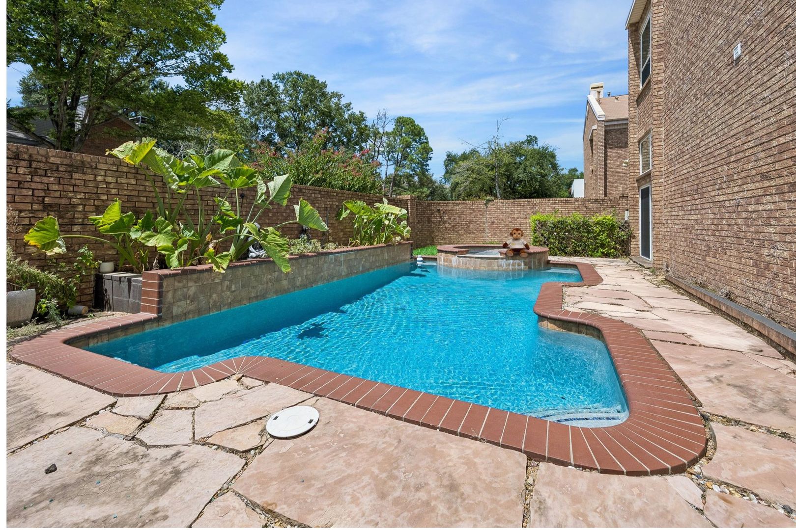 Houston House: 1017 Nantucket Dr