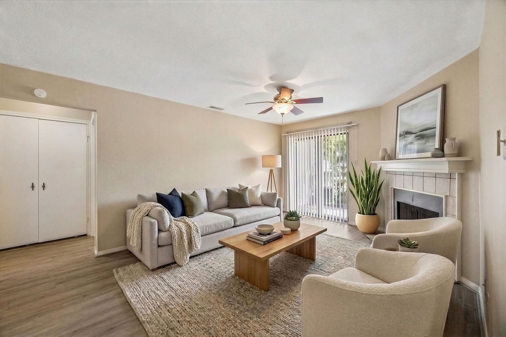 Houston House: 12755 Mill Ridge Dr #306