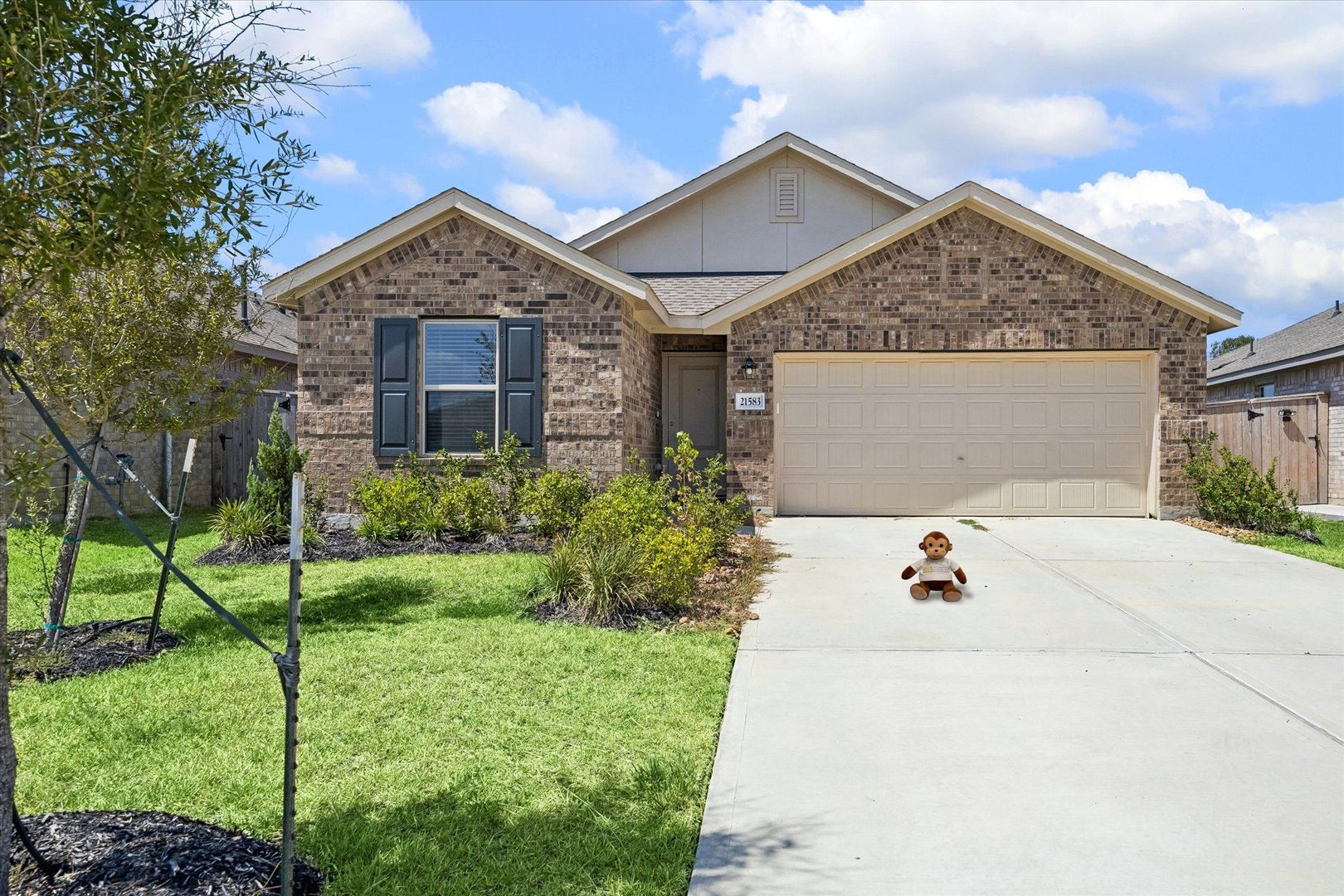 New Caney House: 21583 Casavatore Dr
