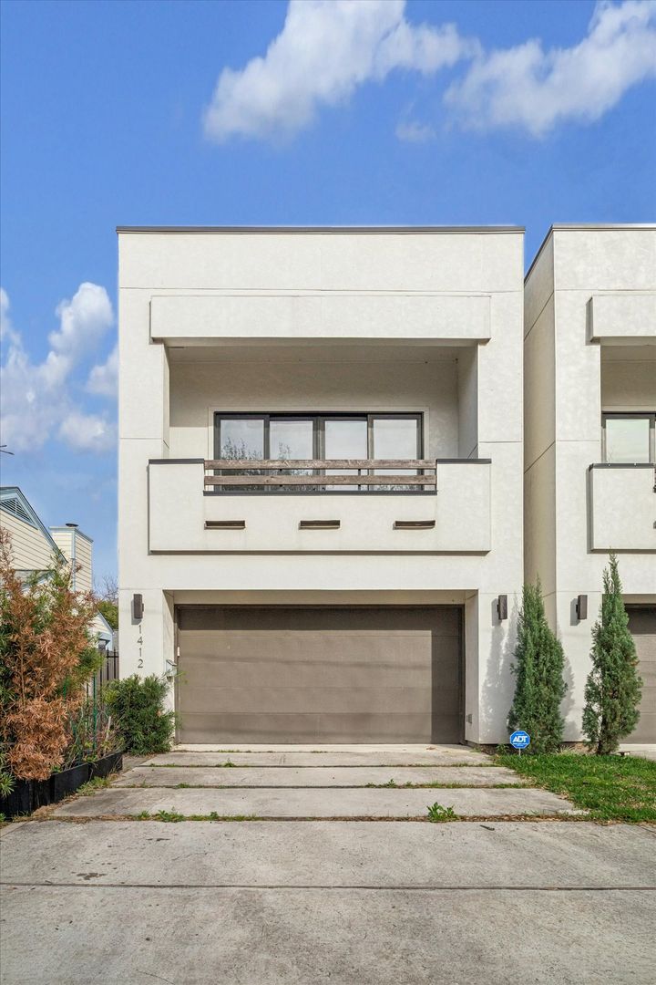 Houston House: 1412 Lawrence St