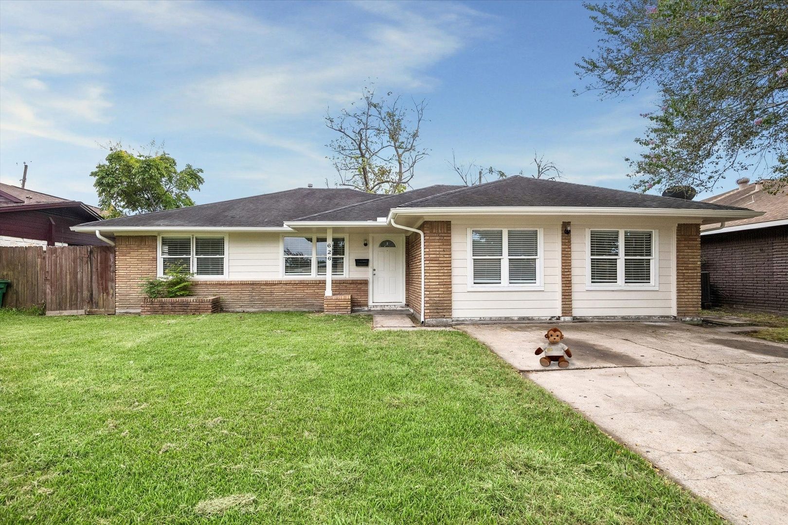 Houston House: 626 Sulphur St