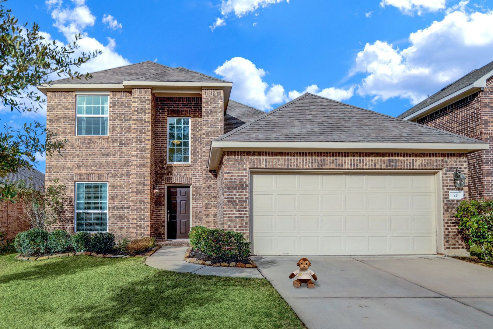 Conroe House: 52 Hallmark Dr