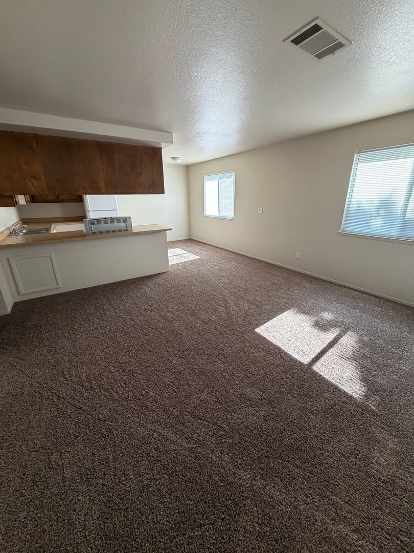 Merced Apartment: 3352-3358 San Mateo Ct.