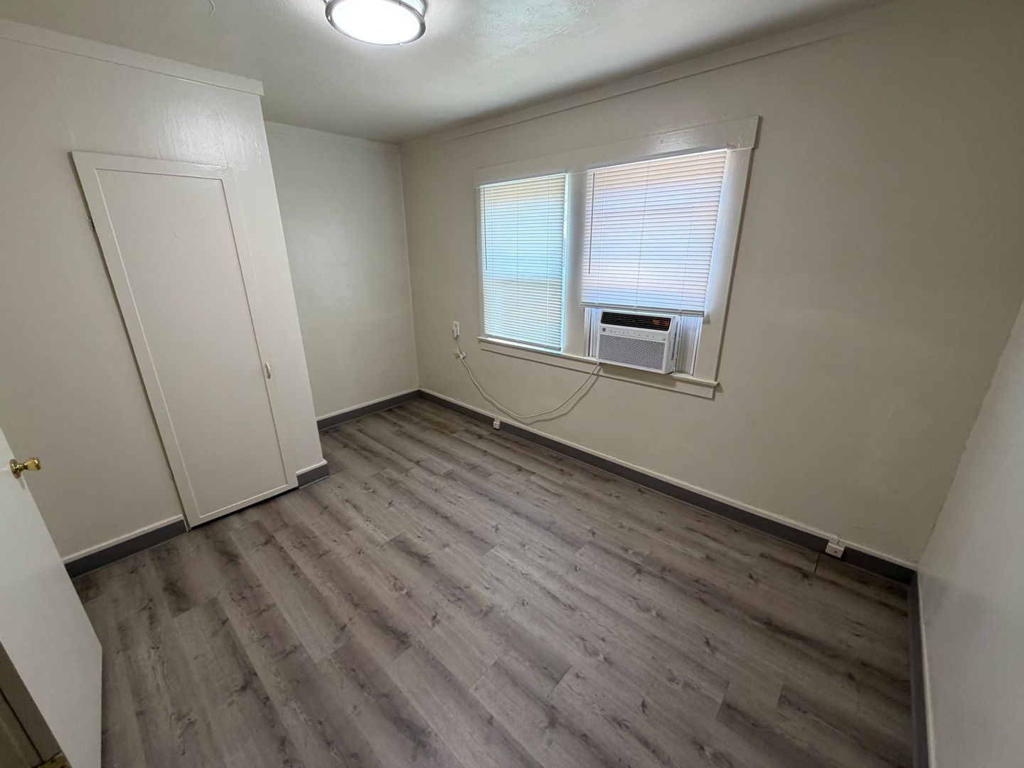 Merced Apartment: 317-325 E.20th Street