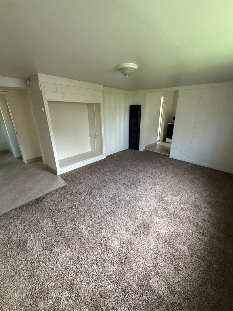 Merced Apartment: 243 W.18th St # 1-12