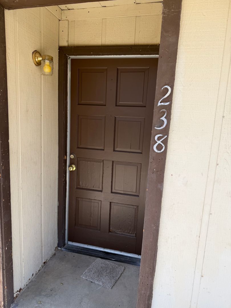 Merced Apartment: 236-240 W.20th Street