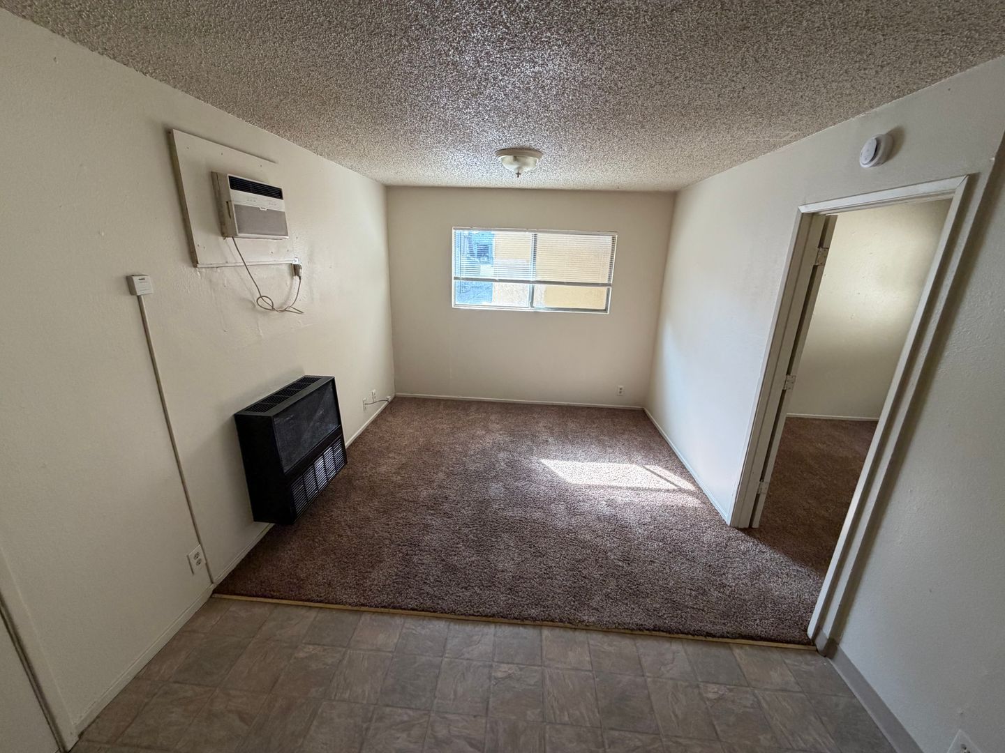 Merced Apartment: 243 W.18th St # 1-12