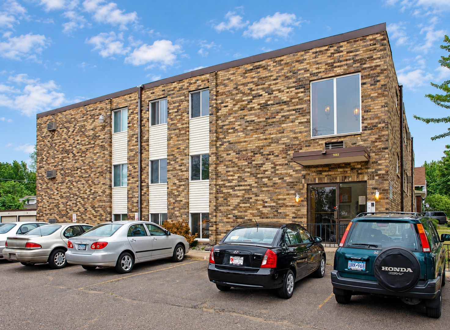 Saint Paul Apartment: 1693 Sherburne Avenue