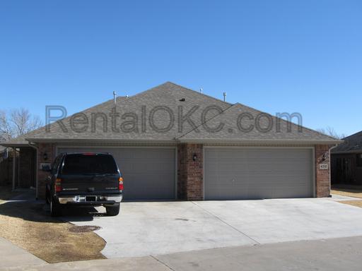 Great 2 bed/1 bath South OKC Duplex – photo 1