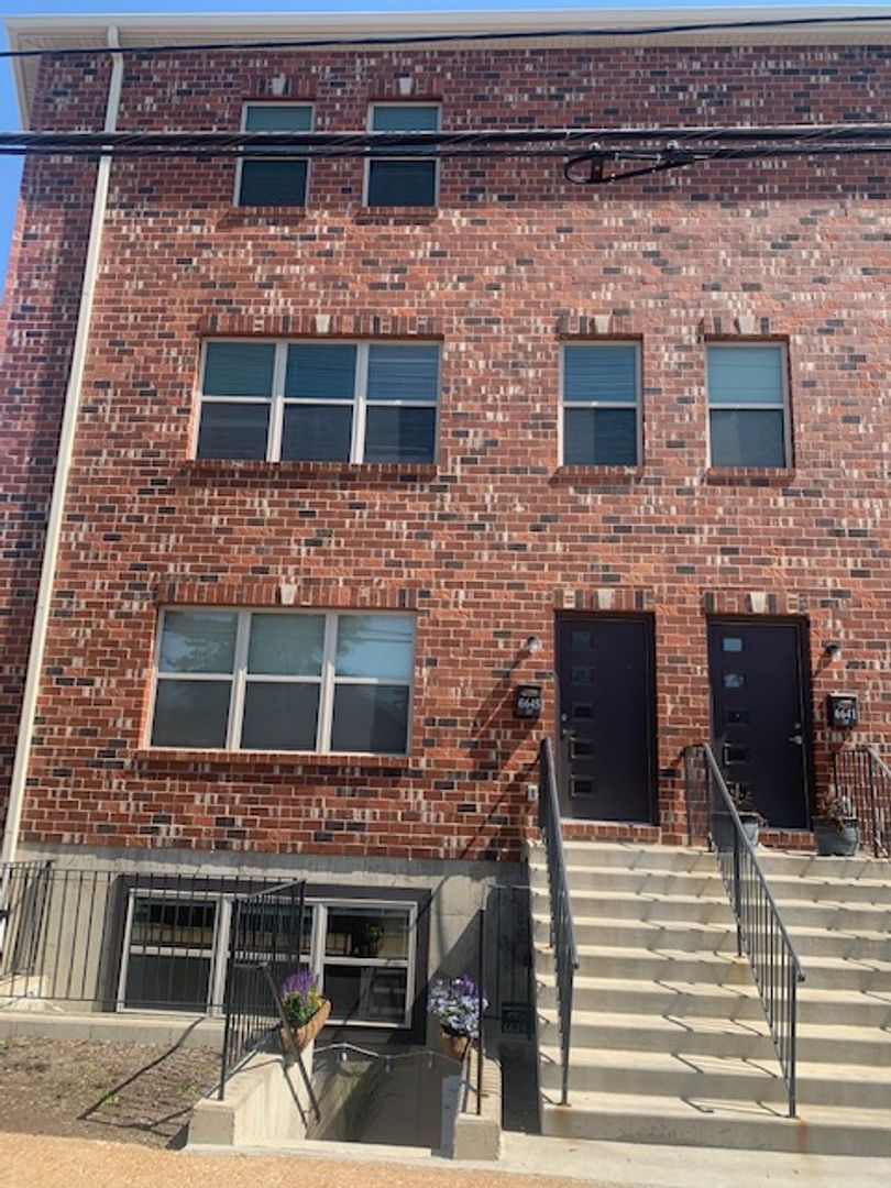 Saint Louis Apartment: 6635-6645 Clayton/6650-6668 Berthold Ave