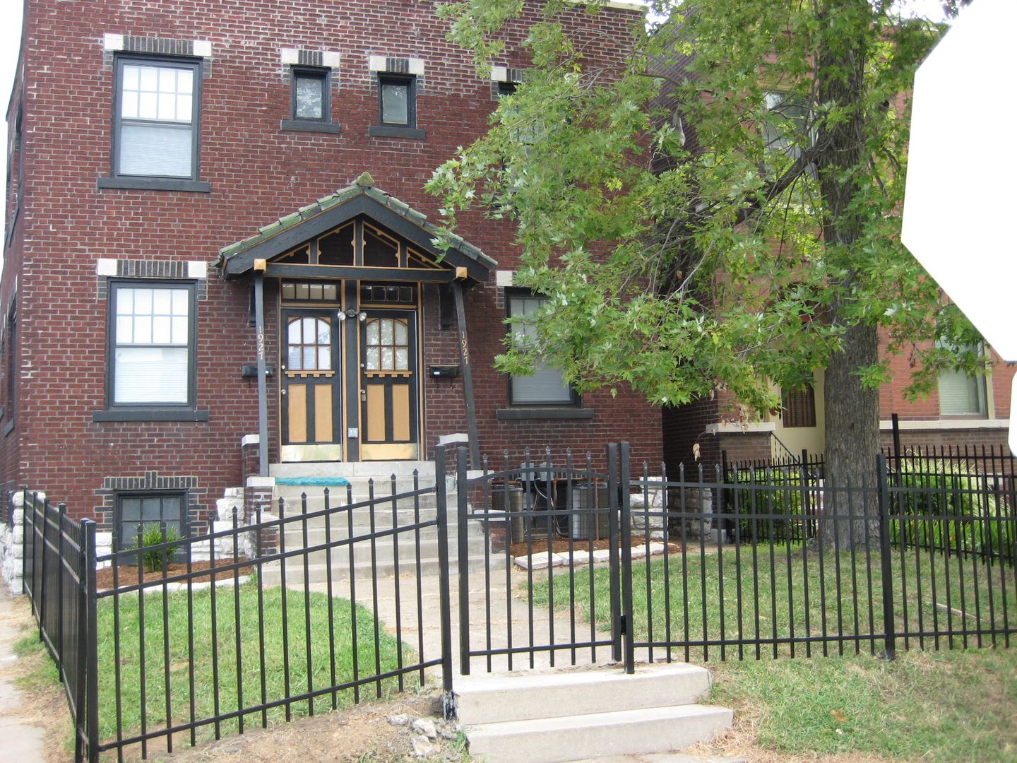 Saint Louis Apartment: 1927 Ann & mississippi