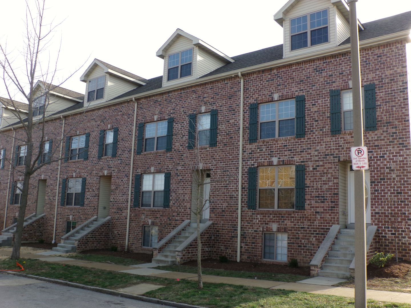 Saint Louis Apartment: 6635-6645 Clayton/6650-6668 Berthold Ave