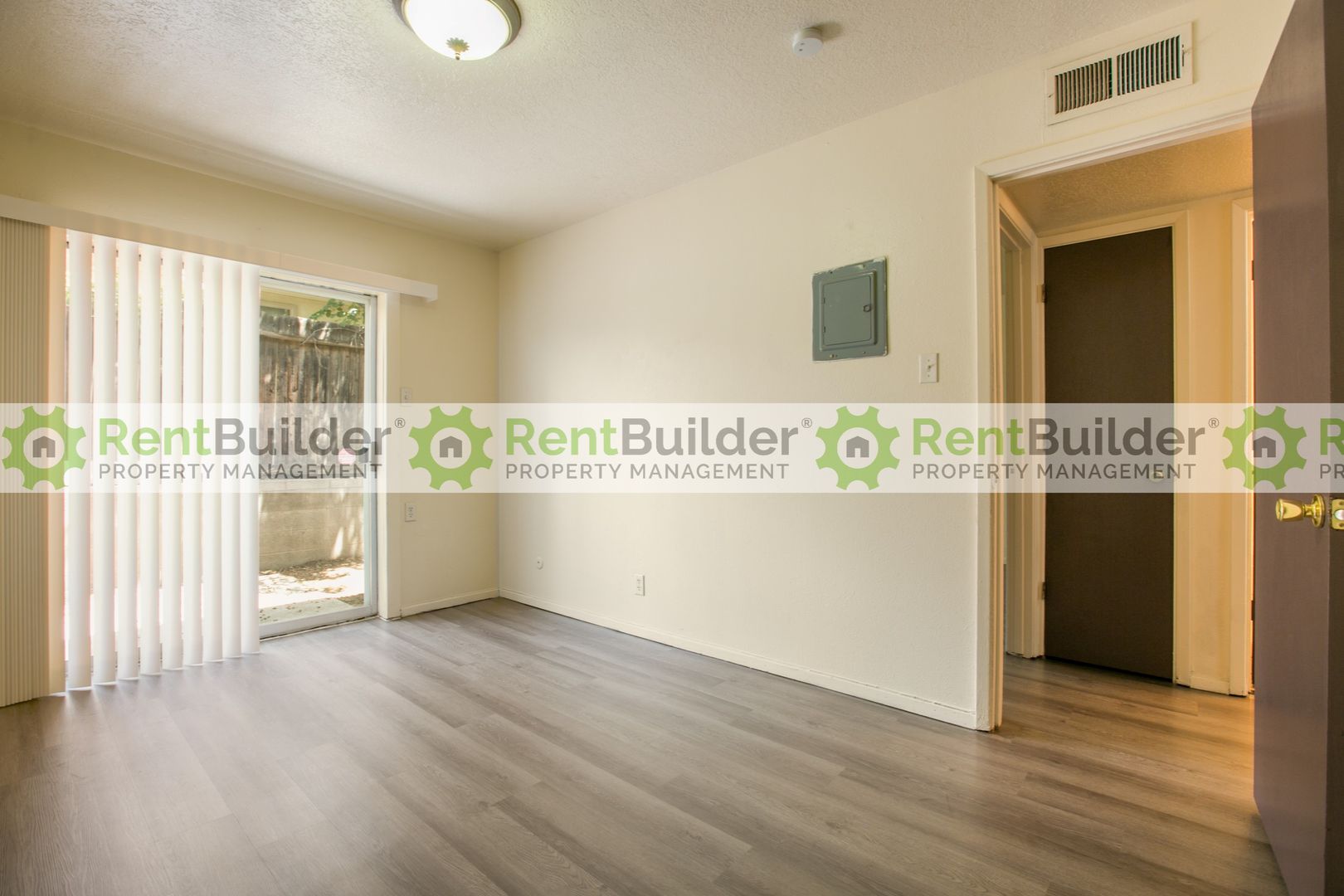 Albuquerque Apartment: 12124 Menaul Blvd. NE