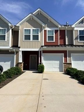 Beautiful well taken care of home in great location of Duncan!