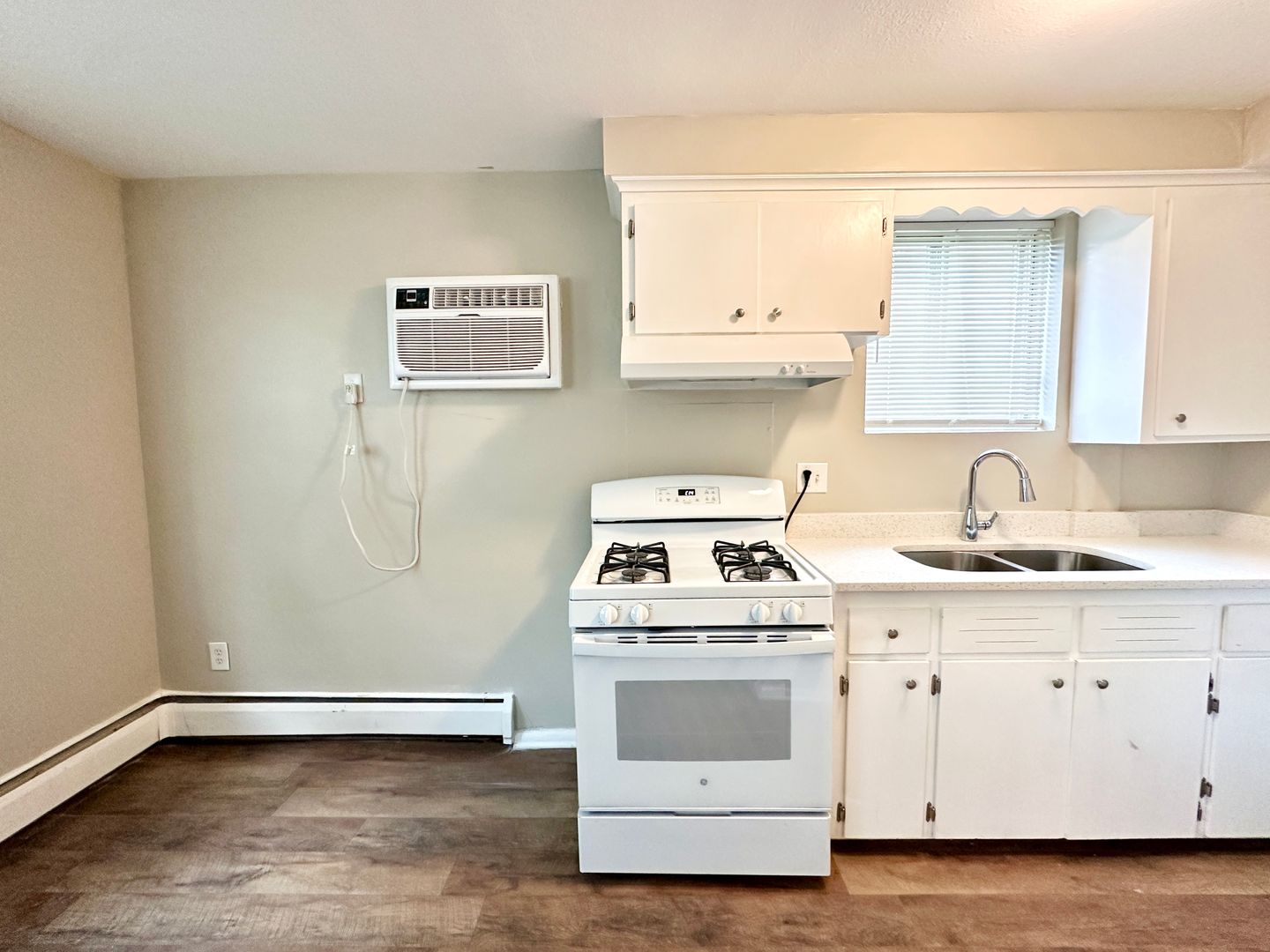 Minneapolis Apartment: 3251 Central Ave NE