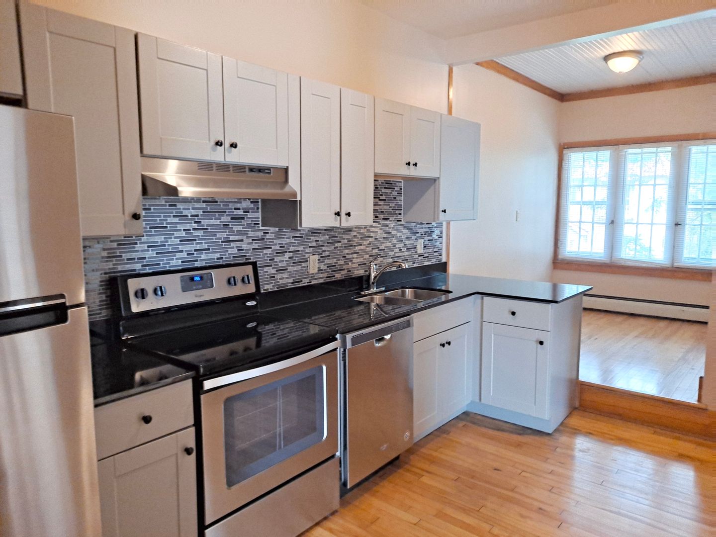 Minneapolis Apartment: 2514 Emerson Ave S.