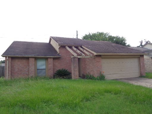 Move-In Ready Home Near I-10, Shopping & Dining – photo 1