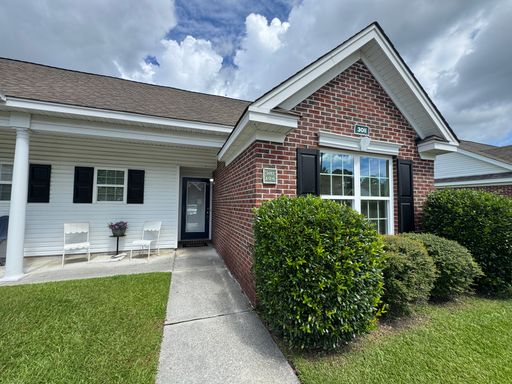 Lauren Place Townhomes - Private Covered Patio, Exterior Storage, Lawncare & Trash Included – photo 1