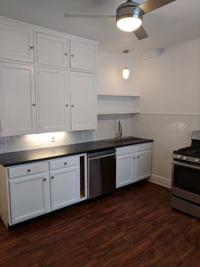 Three Bedroom Apartment Available – photo 1