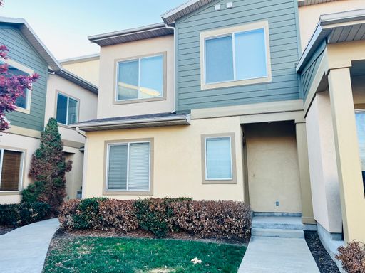 Bright and Spacious 3bd 2bath Townhome – photo 1