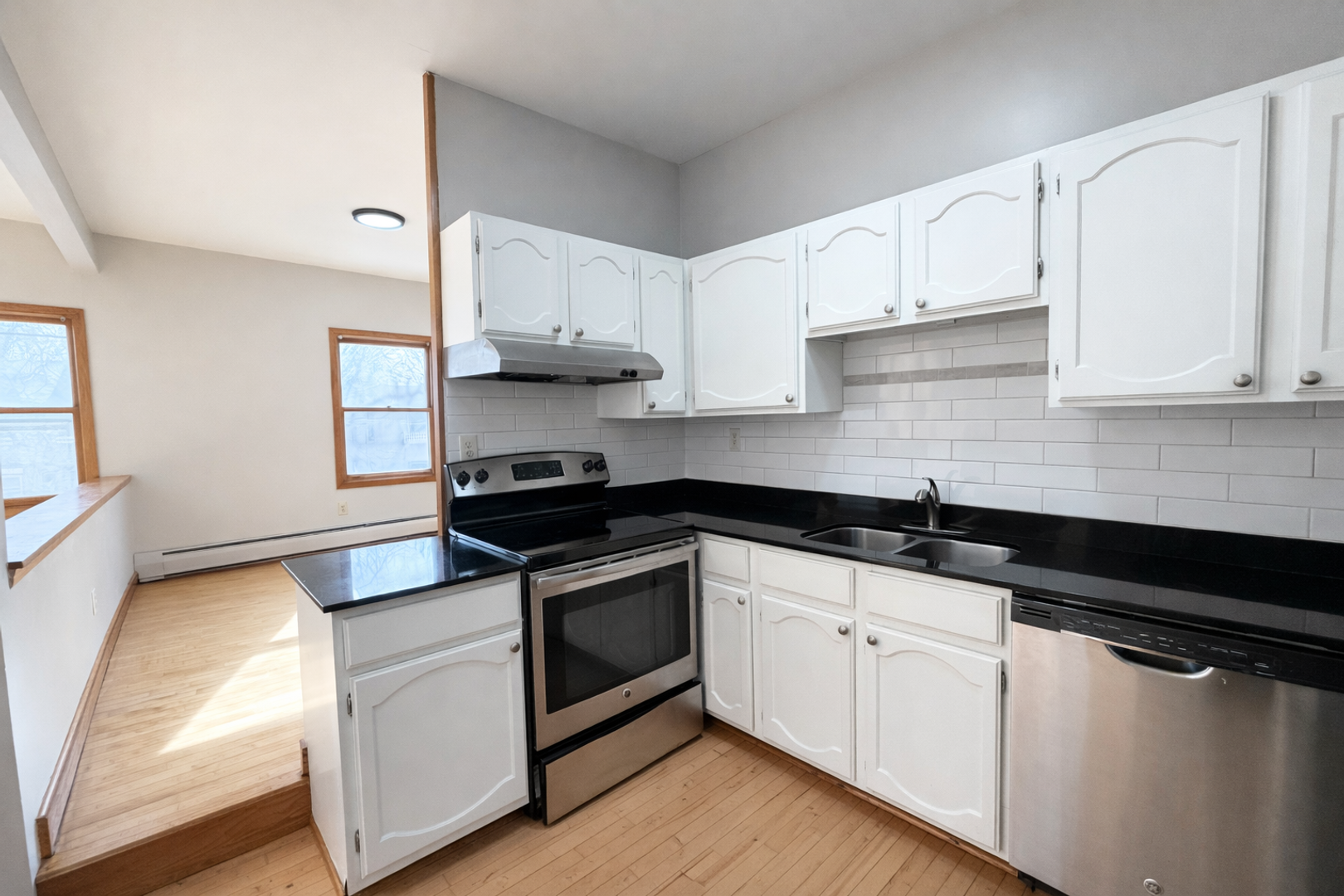 Minneapolis Apartment: 2514 Emerson Ave S.